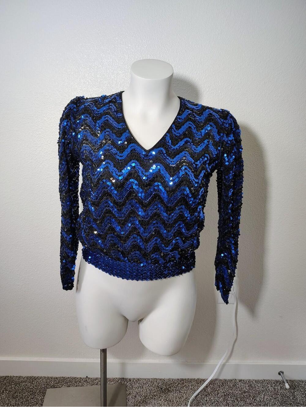 Vintage Three Flaggs USA Blue Black Sequence Shoulder pads Size M Long Sleeve V - Picture 2 of 9
